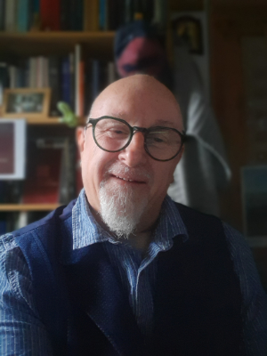 Michael J Curtis